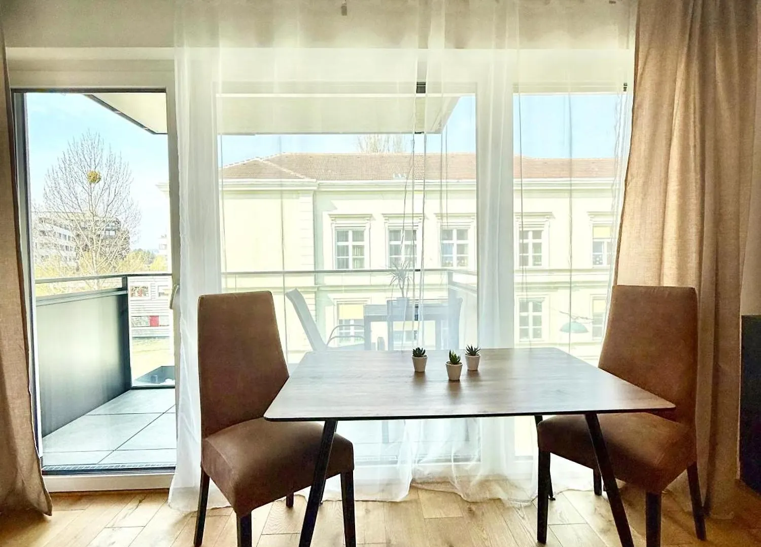 Moebliertes Apartment Mit Balkon Wenen 0*,  Oostenrijk